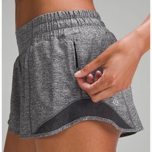 Lululemon Size 0 Hotty Hot 2.5in lined shorts